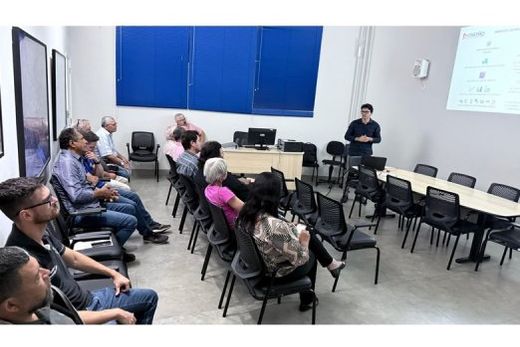 No Gabinete. Reunião aconteceu na segunda-feira (21)