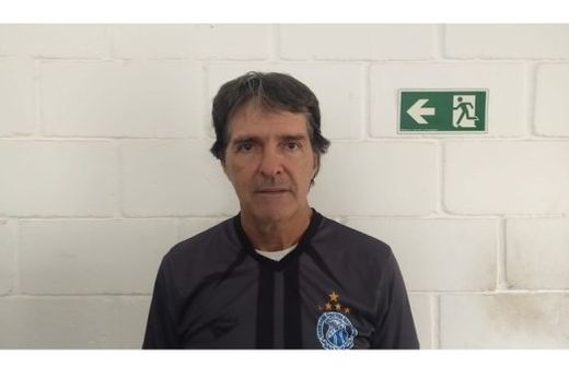 Carlinhos. Ex-jogador, ele já foi treinador da Matonense