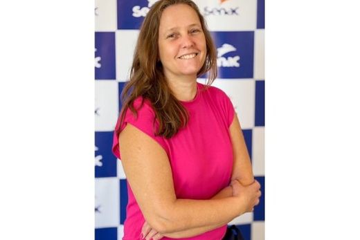 Alessandra Baptistella. "Neste nível de ensino, além da grade curricular tradicional do Ensino Médio, o estudante é preparado para o mercado de trabalho"