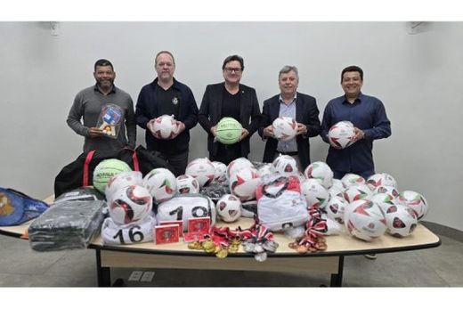Os materiais recebidos. Equipes comunitárias podem fazer solicitação dos objetos à Secretaria de Esportes, Lazer e Juventude