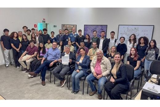 No Gabinete da Prefeitura. Certificado reconhece as políticas públicas adotadas e o trabalho desenvolvido pelo Conselho Municipal da Juventude de Matão (Comjuvem)