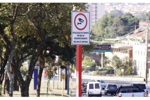 Objetivo principal é orientar motoristas e motociclistas quanto à importância de respeitar a sinalização
