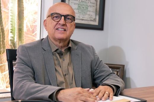 Dr. Jorge Hage Zbeidi. "Colonoscopia deve ser realizada a partir dos 45 anos, mesmo na ausência de sintomas"