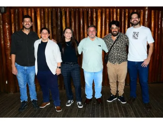 Parte da equipe que realizou o documentário. Iberê Périssé, Bassi Gazetta, Raiany Toledo, Sidney Toledo, Ivo Felipe e Arani Périssé