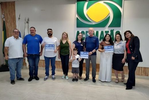 Na ACE-Matão. Toninho Giannini, Anderson Rossati, Moisés Martins, Cristiana Rossati, Ana Elisa Lucilio, Gustavo Lucilio, Paulo Marques, Pâmela Saccani, Leila de Carvalho e Ana Cláudia Agustoni