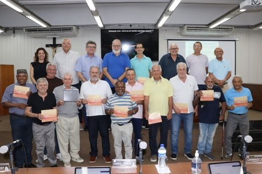 Valorização. Cerimônia foi prestigiada por atletas e dirigentes da SEB, que receberam a honraria junto ao presidente da Câmara, Paulo Bernardi, e demais vereadores presentes
