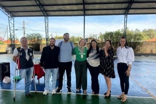 Voluntariado. Osmar Inoscêncio da Costa, Anderson Pelegrini, Kevin Zanoni, Silvia Ruivo, Patrícia Rocha, Lucilena Amaral e Fabíola Stamboroski, no dia 4