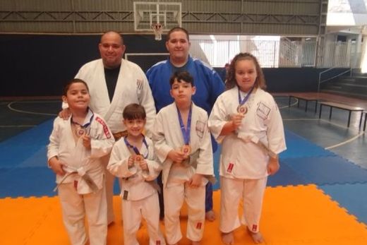 Os quatro medalhistas. Felipe Pinheiro, Samuel Batista, Rafael Sampaio e Palloma Custódio