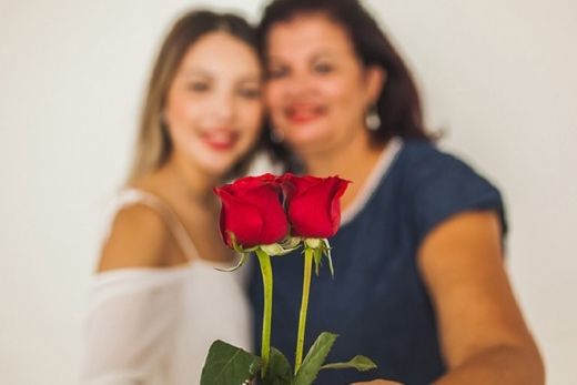 Eidi Cássio expõe Sentimentos de Mãe