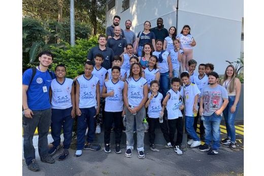 Visita. Grupo de 26 alunos e profissionais do Pequeno Cidadão do Jardim Paraíso conheceram na prática o processo de tratamento e a eficiência na operação da CMS