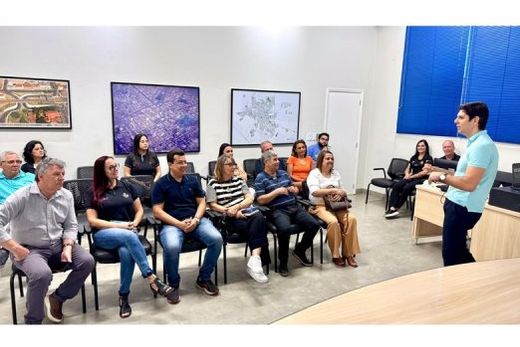 No gabinete do prefeito. Encontr o aconteceu na quarta-feira (17)