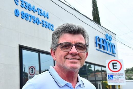 Cidinho. "Convidamos com prioridade as pessoas idosas, aposentados e pensionistas para este evento comemorativo e de reflexão"