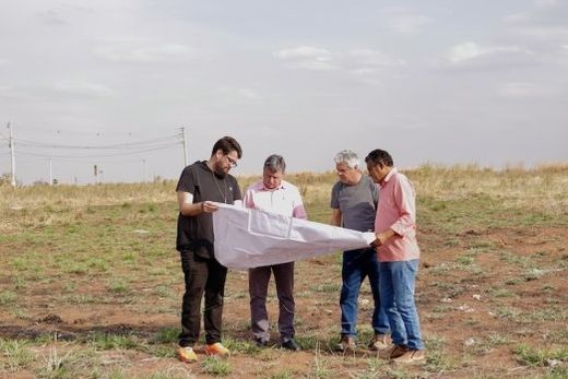 Willian Bassi, Cido Ferrari, Paulo Esteves e Geraldo Meira (Mineiro). De acordo com o projeto, a primeira usina de energia solar será instalada no Residencial  Vila Verde