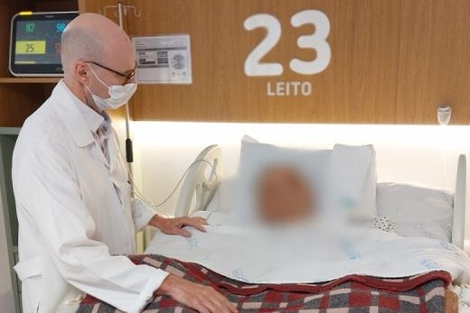 César Minelli. Médico neurologista e pesquisador mantém dedicação a pacientes com AVC