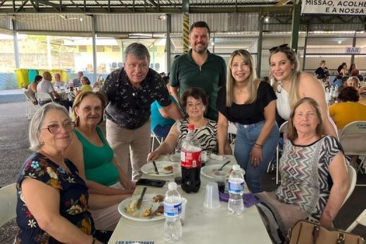 Confraternização. Almoço foi realizado no salão de eventos do Lar São Vicente de Paulo