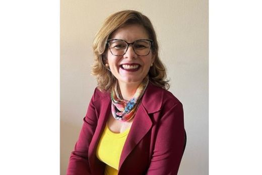 Karina Freitas. "A Pós-Graduação busca contribuir para a formação de especialistas aptos a enfrentar os desafios e as inovações da área"