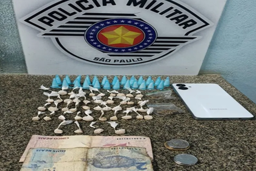 Materiais encontrados pelos policiais foram apreendidos