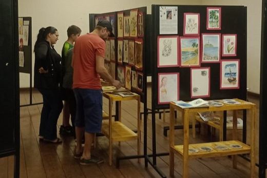 Exposição de Artes Plásticas dos alunos da Etec permanece aberta a visitação até o dia 31 de outubro