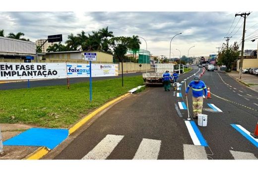 Pintura. Faixa Azul fica entre as ruas São Lourenço e Sinharinha Frota