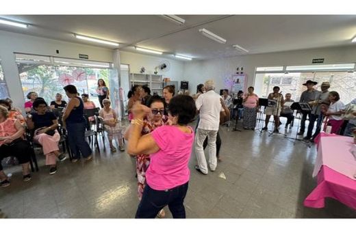 Evento reuniu pessoas idosas de diversos bairros da cidade, que participam das atividades regulares do CCPI