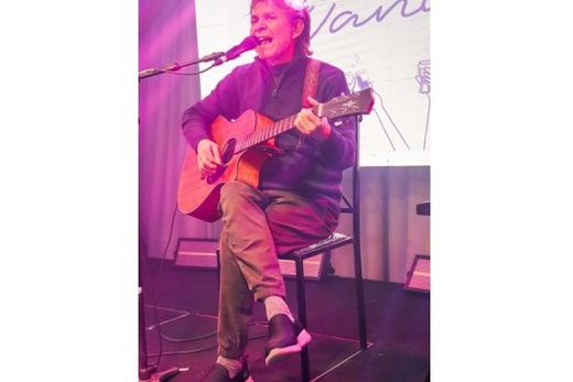 Lô Borges cantou em festa de aniversário em Matão, no ano passado