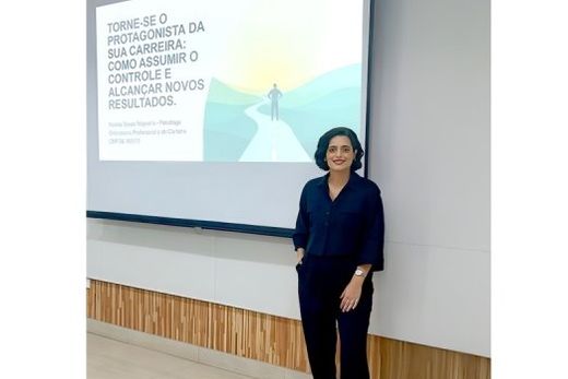 No Auditório 'Oscar Lúcio Baldan'. Natália Nogueira abordou a importância de desenvolver o autoconhecimento e assumir uma postura ativa diante dos desafios