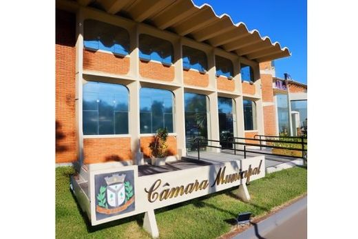 A Câmara Municipal. Mais R$ 200 mil foram devolvidos ao Poder Executivo devido à economia obtida no 5º bimestre do ano