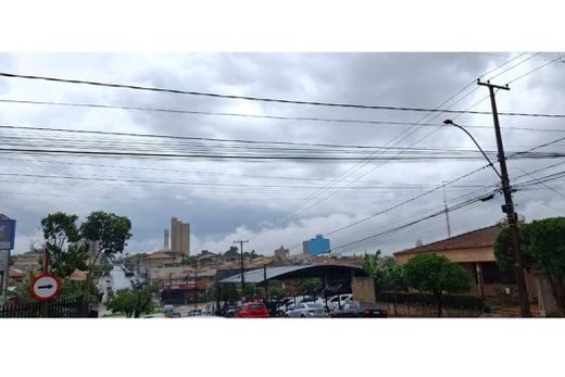 Nesta segunda-feira (17) estão previstas muitas nuvens e chuva