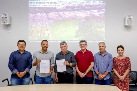 Ordem de Serviço assinada. Diego Mingorance, Maurício Lima, Cido Ferrari, Cidinho, Marcelo Prado e Fabiana Scardoelli