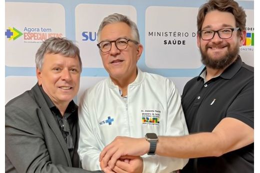 Cido Ferrari, Alexandre Padilha e Willian Bassi. Em reunião com o ministro, o prefeito e o secretário salientaram o aumento dos custos do município com a Saúde