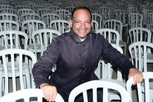 O padre Fábio Timóteo. "Venham prestigiar o que voluntários da nossa comunidade fazem por todos nós"