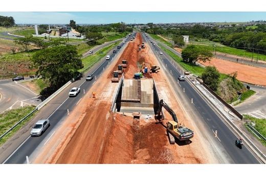 Medida será necessária para a demolição e a concretagem da parte externa do viaduto