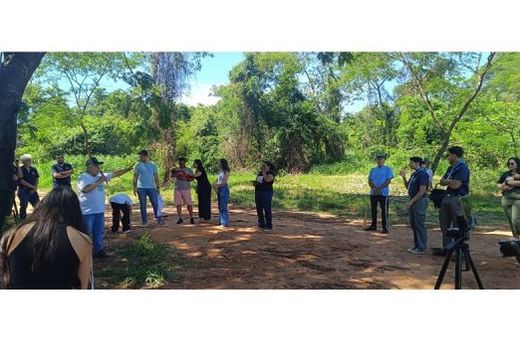 Na Área Verde do Bairro Parque Flamboyant. Foram plantadas 70 árvores para 69 crianças nascidas em outubro