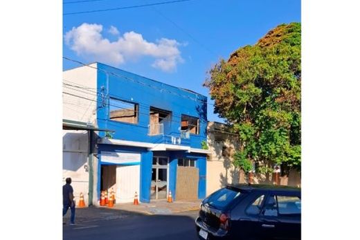 Atendimento. Farmácia Municipal e os serviços administrativos retomam atendimentos no prédio localizado na Rua José Bonifácio