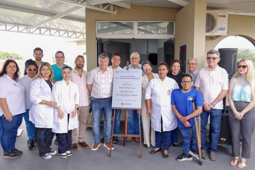 A placa inaugural. Cerimônia foi prestigiada por autoridades municipais, servidores públicos, Mara Capparelli e Roberto Cadioli, que representaram a família do saudoso Waldemar Capparelli ? que dá nom