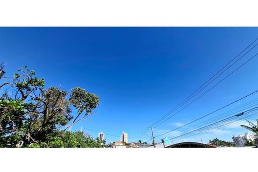 A manhã desta segunda-feira (22) tem sol e nuvens