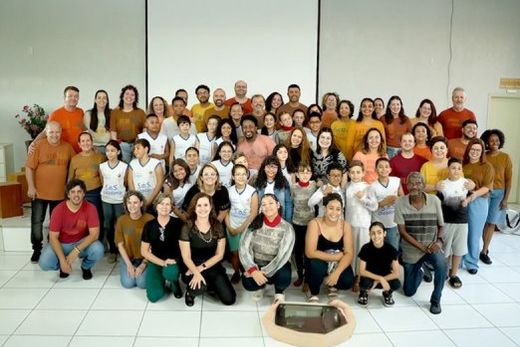 'Vem Ver - Diálogos'. Projeto cria um tempo-espaço de fala e de escuta, uma comunhão de saberes, onde a arte pudesse circular em mão dupla
