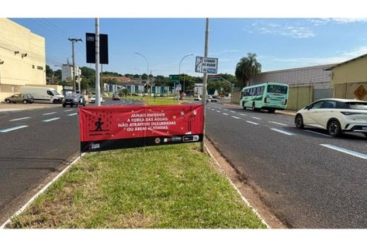 Trecho da Avenida Padre Nelson, próximo à Rua São Lourenço, é um dos pontos críticos