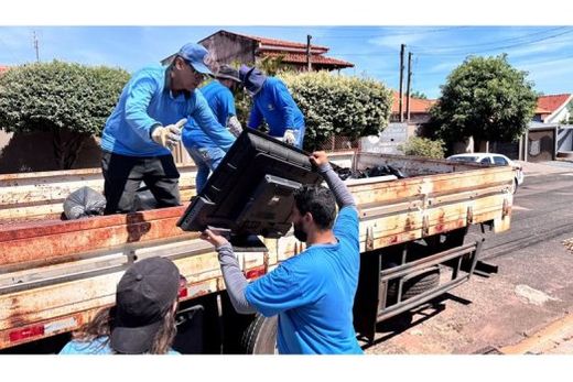 Mutirão. Equipes visitarão as residências para recolher materiais que possam acumular água