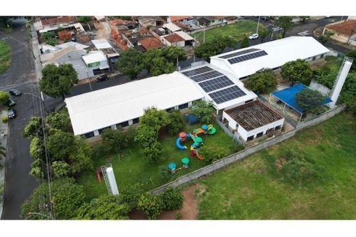 Interligação. Projeto une os dois prédios (Creche e Emei), ampliando espaços de convivência, refeitório, salas e banheiros