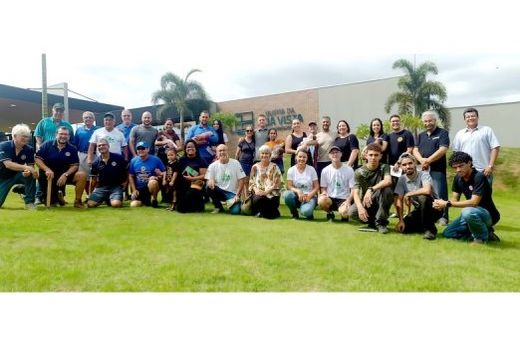 No Parque Imperador. Foram plantadas 100 mudas na Avenida Antonio Gorgatti, ao lado do Residencial Quinta da Boa Vista