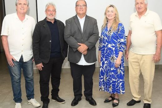 Diretoria Executiva. Vagner Pereira, Sergio Squisatti, Toninho Giannini, Tânia Geraldo e José Fragali; o outro integrante é Fabiano Poltronieri