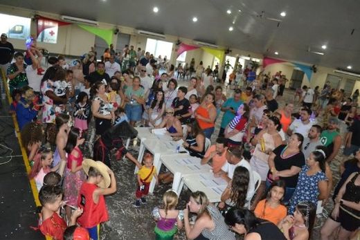 Dentro e fora do salão. Atrações carnavalescas estão programadas para os diferentes ambientes do clube