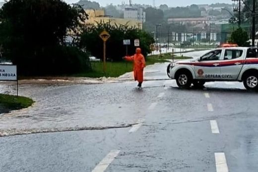 Avenida Padre Nelson Romão. Um dos pontos de alagamentos, sendo outro na Marginal São Lourenço