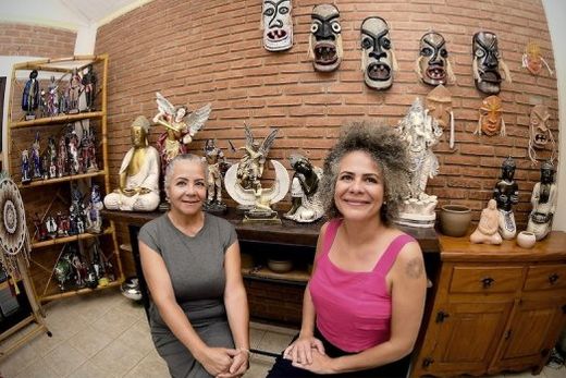 Zeli e Cristiane. Mãe e filha criam miríade de peças em um espaço artístico na Vila Guarani