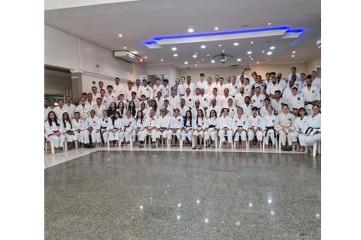 Em Novo Horizonte. Quatro representantes da Associação Tavora foram capacitados pela FKP, visando a participação em futuras competições