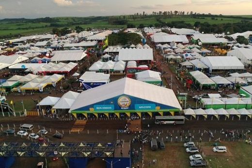 Com mais de 800 marcas expositoras, Agrishow é o espaço ideal para se fazer negócios ao trazer inovações tecnológicas que aumentam a produtividade, a rentabilidade e a sustentabilidade no campo
