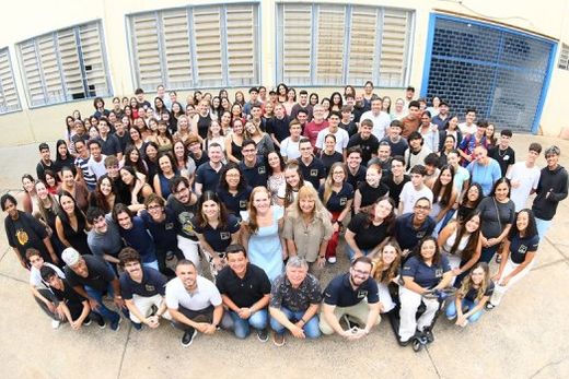 Juntos. Acolhimento aos novos alunos também agregou familiares, autoridades e voluntários do GPE