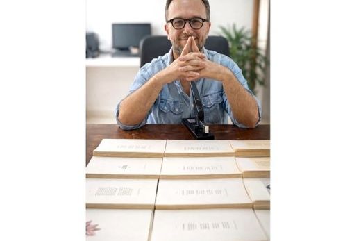 Julio Ribeiro, sobre seu livro. "É uma edição especial limitada de 100 exemplares feitos, literalmente, por mim"