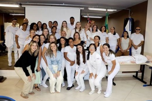 A entrega dos equipamentos na Etec-Matao. Solenidade contou com a presença de diversas autoridades e liderancas